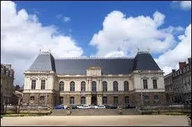 Parlement de l'Ancien Régime français créé en 1554, le Parlement de Bretagne est un monument de la ville de ...