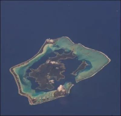 Cet état fut reconnu indépendant en 1847 par la Convention de Jarnac (tu parles d'un coup ! ), puis devint officiellement français le 19 mars 1898. Où cela donc ?