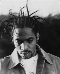 Comment s'appelle cette légende du rap qui a chanté la chanson très célèbre "Gangsta Paradise" ?