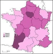 En combien de zones la France est-elle découpée pour le calendrier des vacances scolaires ?