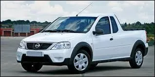La Dacia Logan pick-up avec une calandre Nissan devient ...