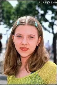 Qui est-ce ? 
Elle est la veuve noire dans les Avengers