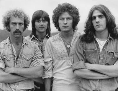 Quel est le nom de ce groupe californien qui chante en 1976 "Hotel California" ?