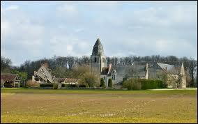 La commune d'Azay-sur-Cher se situe dans le département ...