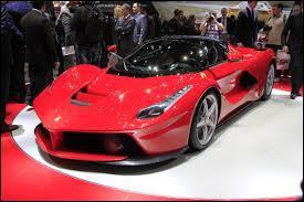 Quel est le modèle de cette Ferrari ?
