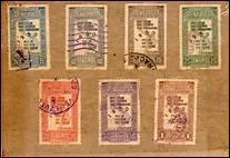 Il acheta une collection de timbres rares pour la somme de ---- 30 000 euros.