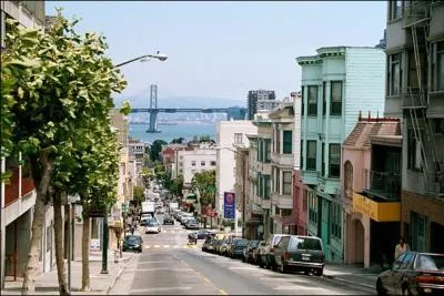 Terminons avec cette ville, qui par des poursuites époustouflantes de voitures, fit le bonheur du cinéma américain, sans compter celui de Maxime Le Forestier !