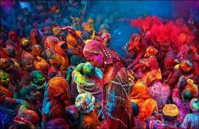 Dans lequel de ces trois pays verrez-vous la vie en couleur, en participant au "Holi" !