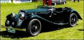 Quel est le modèle de cette Aston Martin ?