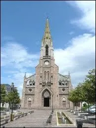 La commune Angevine de Saint-Macaire-en-Mauges se situe en région ...