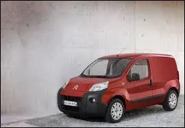 Ce petit utilitaire rouge se nomme ...