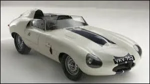 Quel est le nom du modèle de cette Jaguar ?
