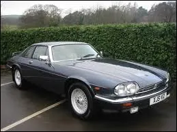 Quel est le nom du modèle de cette Jaguar ?