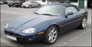 Quel est le nom du modèle de cette Jaguar ?
