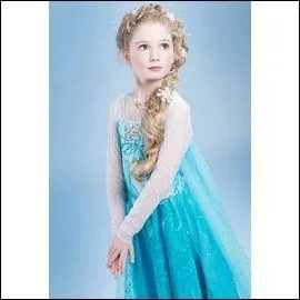 Cette blondinette ressemble à s'y méprendre à :