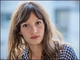 Comment s'appelle la nouvelle serveuse du Mistral ?