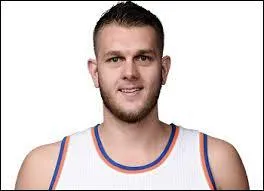 Comment s'appelle ce basketteur ?