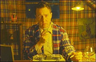 Toujours le même réalisateur, mais un film différent. Je parle de...