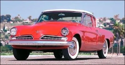 Quelle est cette vieille voiture ?