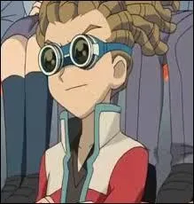 Le nom japonais de Jude Sharp est :