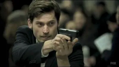 Mais tiens Nicolaj Coster-Waldau n'avait-il pas joué dans une autre série ? Mais si : c'était New...