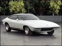 Quelle est cette vieille voiture ?