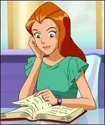 On retrouve les Totally Spies, autrement dit Alex, Clover et :