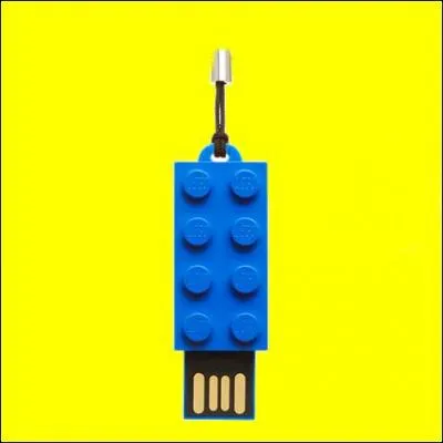 Voici la clé USB Lego, compatible avec toute autre brique de la marque danoise.