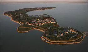 L'île d'Aix est une île bretonne de l'Atlantique, au large de Quiberon.