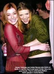 Qui incarne le rôle de Tara ?