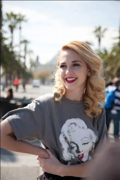 Son genre musical est :