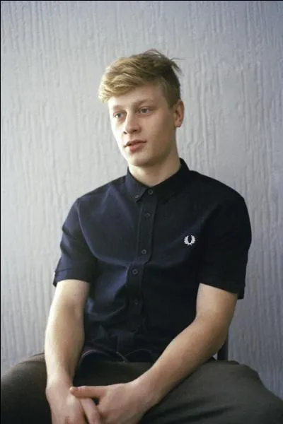 Quel est le nom de l'agence pour laquelle il travaille ?