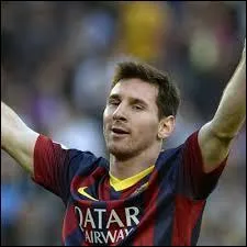 Lequel de ces journaux britanniques, après avoir constitué une équipe des meilleurs footballeurs du siècle, a ajouté Lionel Messi dedans ?