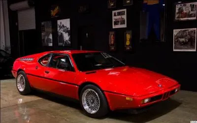 Quelle est cette voiture sportive ?