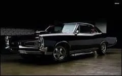 Quelle est cette voiture sportive ?