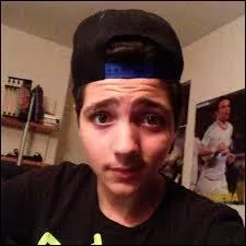 Comment s'appelle-t-il sur YouTube ?