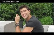 Dans la saison 3, Diego va sortir avec :