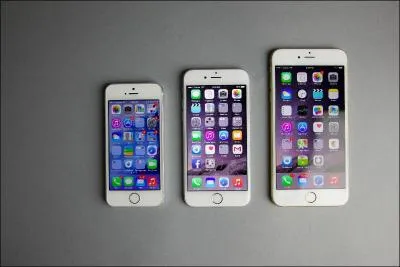 Qui a développé la gamme iPhone ?