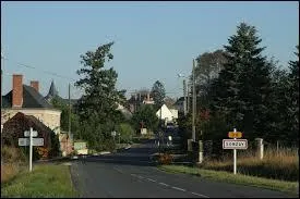 Nous entrons à Sonzay. Village Tourangeau, il se situe en région ...