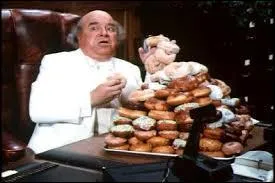 Dans le DVD de "Shérif, fait moi peur", ce personnage est doublé par Roger Carel. Quel est son nom ?