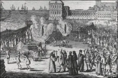 Après avoir assisté à un autodafé à Lisbonne, Candide et Pangloss sont condamnés à l'inquisition, pour quelles raisons ?