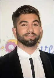 Quelle chanson reprend-il en août 2013 sur Internet ?