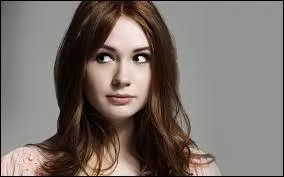 Qui joue le rôle de Kerry Newblood dans la série « Close Case » ?