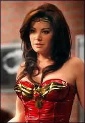 Qui joue le rôle de Loïs Lane dans la série « Smallville » ?