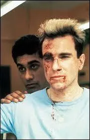 Et pour finir, voici l'un de ses premiers rôles, tenu dans...