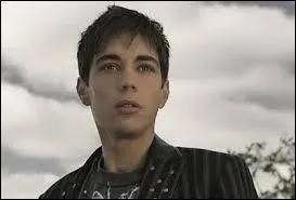 Qui est ce chanteur ?
Titre de chanson : "Écris l'histoire."