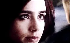 Qui est son partenaire dans le film "Love, Rosie" ?