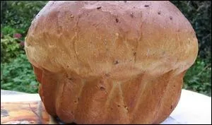 Viennoiserie levée, gonflée et moelleuse.