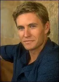 Quel est le nom de famille de Max ?