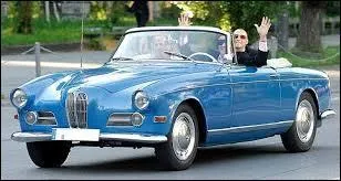 Pouvez-vous me donner la marque de cette voiture ?